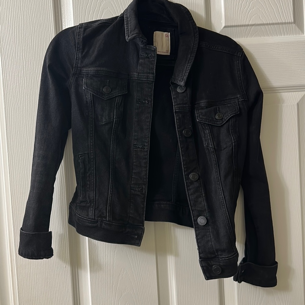 SO black jean jacket